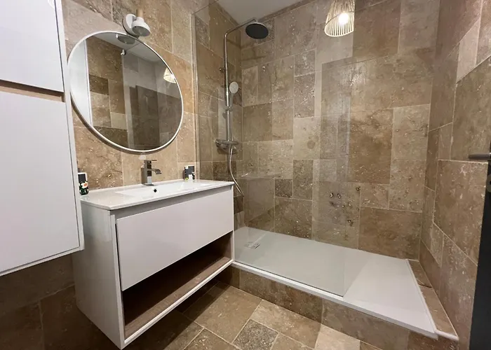 L'etape Cosy, Parking Gratuit Carcassonne